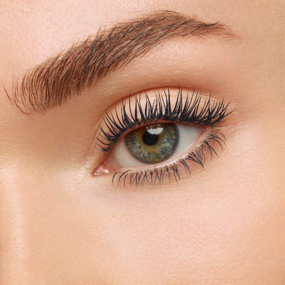 Eyes with clearance mascara